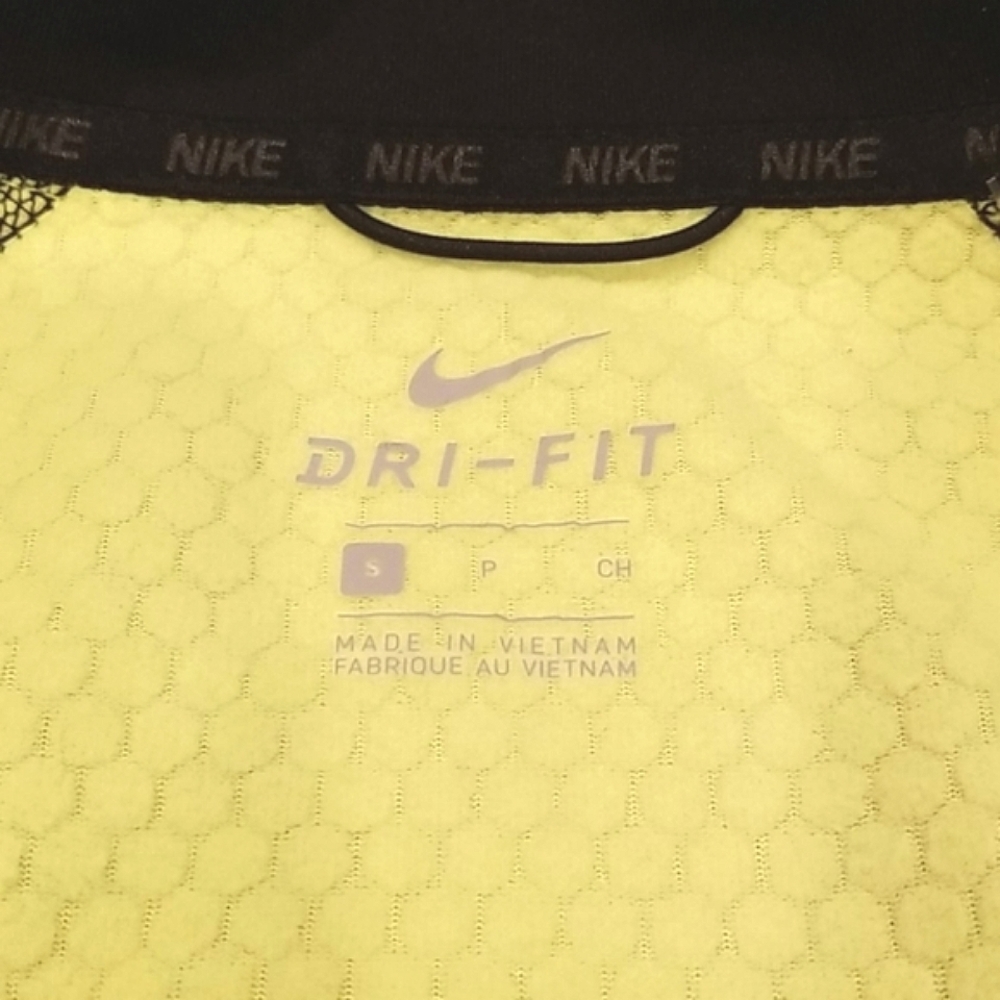 Nike training vest - Picture 5 of 8
